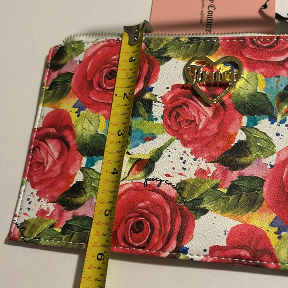 Juicy Couture A Little Piece of Heart‎ White Multi Rose Clutch Wallet Wristlet